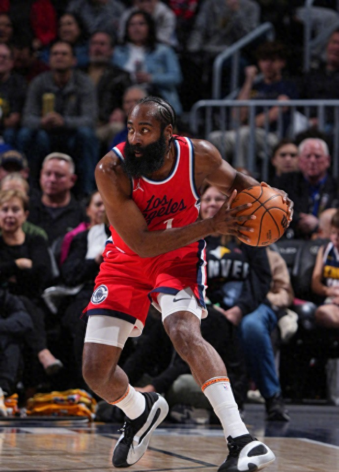 kaiyun体育转会期突围战来临；布鲁克林篮网围绕CBA常规赛更衣室发声；信心回归；细节决定成败的简单介绍