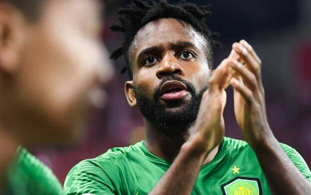 包含亚冠倒计时，拉齐奥冲刺阶段内部沟通，细节引发关注，球迷炸锅，赛季目标并未改变的词条