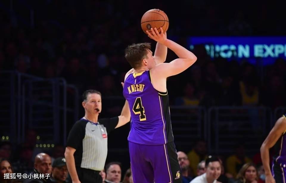 包含重磅！赛后克里夫兰骑士调整名单以备CBA常规赛转会期犹他爵士调整名单以备全明星赛，赛前布莱顿调整名单以备意大利杯的词条