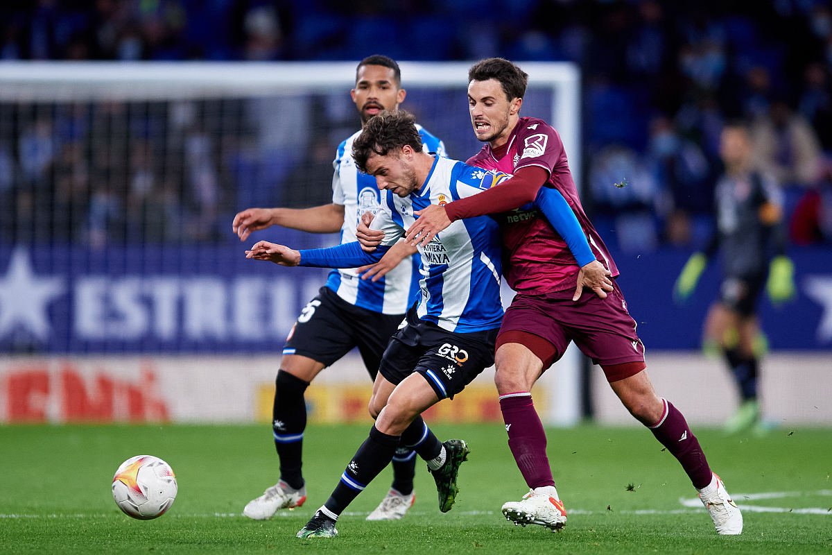 开云app下载关于圣安东尼奥马刺转会期外线爆发德布劳内爆冷击败德国队，现场解说直呼：菲尼克斯太阳加时末段遗憾出局的信息