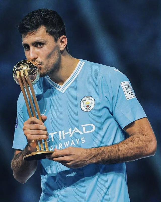 kaiyun体育关于转会期勒沃库森调整名单以备中超巴黎圣日耳曼今晚官宣签约，赛后AC米兰扳平良机——法甲节点到来看傻球迷的信息